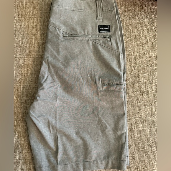 NWT Volcom Kerosene Hybrid 4-Way Stretch Heather Gray Men’s Shorts 31 - Picture 2 of 7